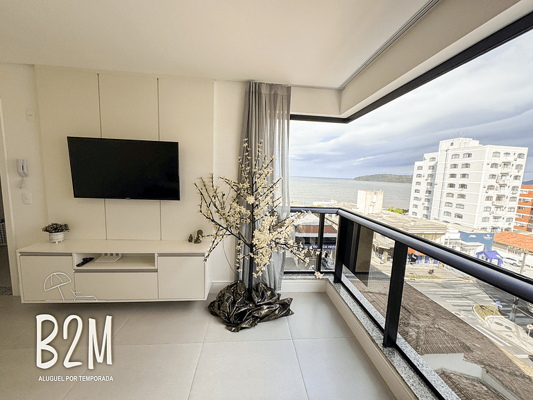 Amplo apartamento com vista mar