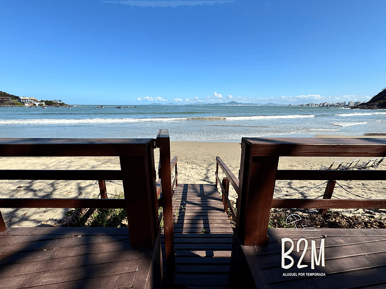 Casa pé na Areia com fliperama e churrasqueira