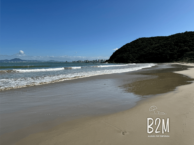 Casa pé na Areia com fliperama e churrasqueira