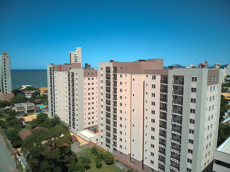 Piscina, praia e lazer para toda família